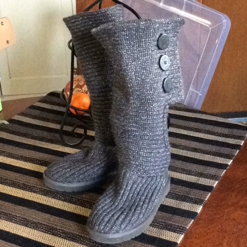 Ugg cardi boots